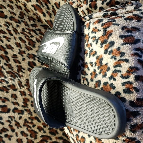 Flip flops - Picture 2 of 2